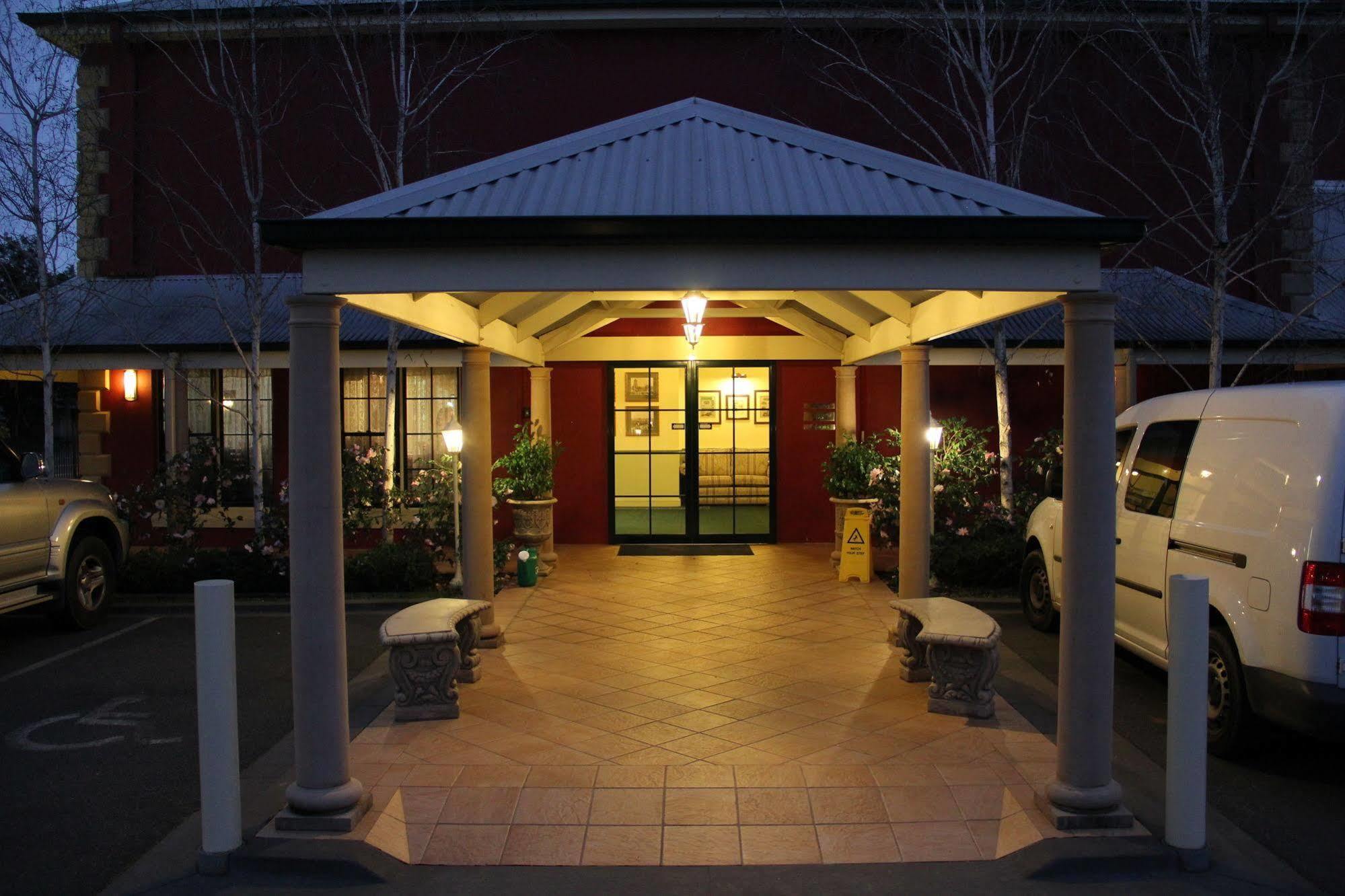 The Lawson Riverside Motel Wagga Wagga