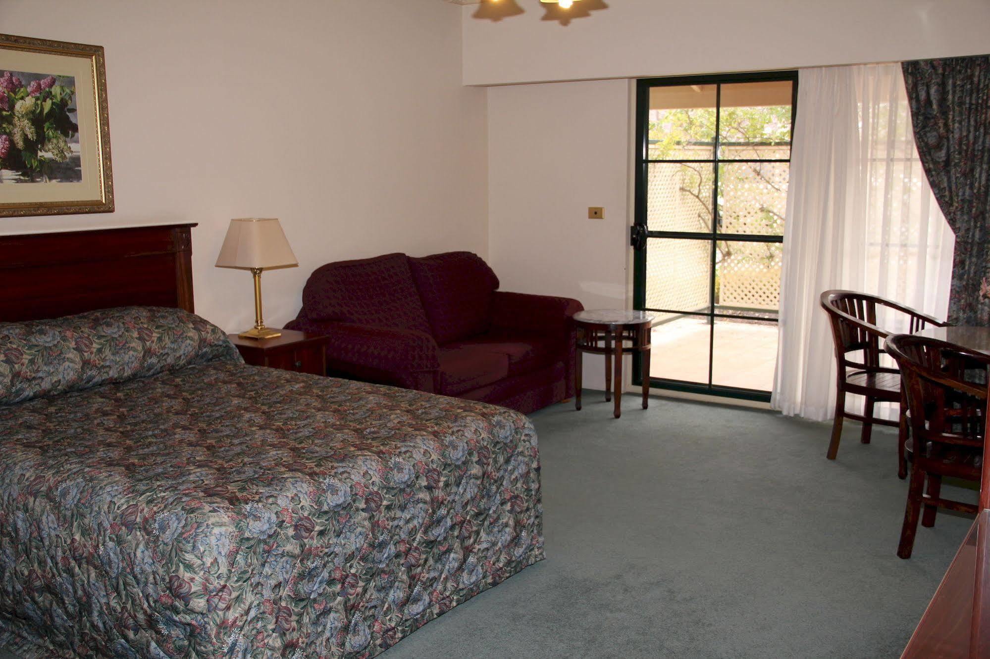 The Lawson Riverside 4*