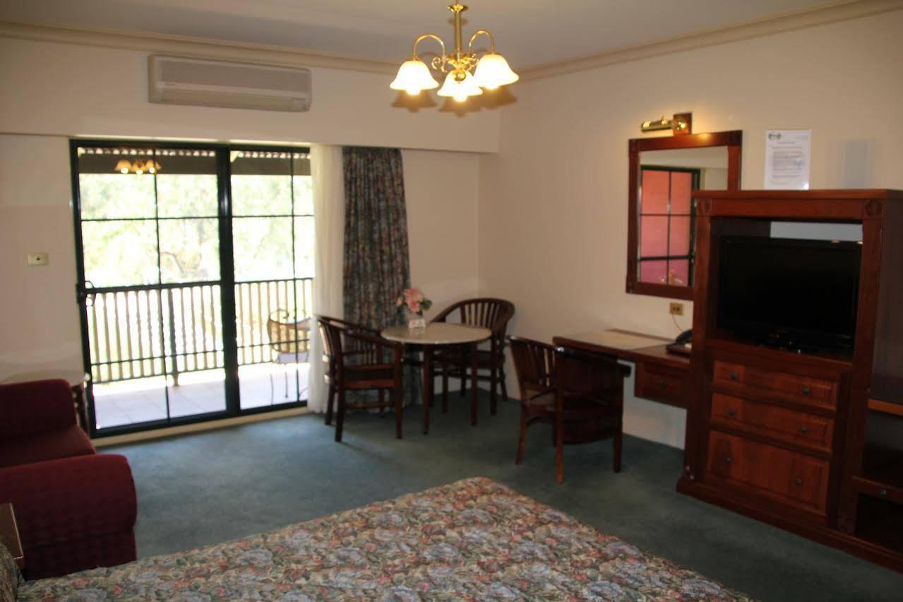 The Lawson Riverside 4*